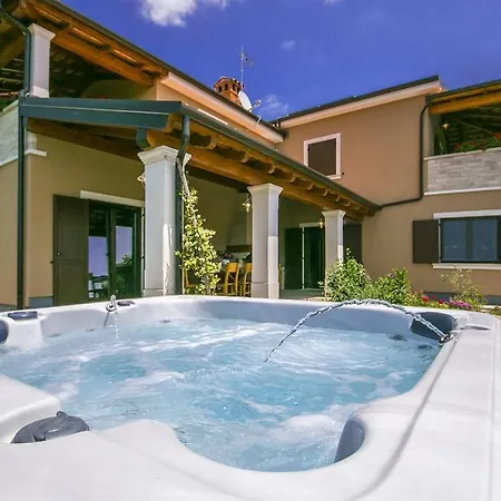 Roza Holiday home *