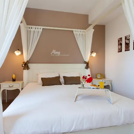 Roza Villa Basici